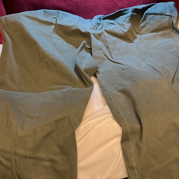 Men’s Dark Green Khaki Pants. Size 38 (Waist) x 34 (Inseam) - Picture 4 of 6